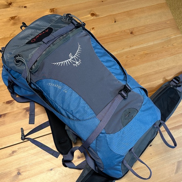 Osprey Strata 24L Backpack - Picture 1 of 6